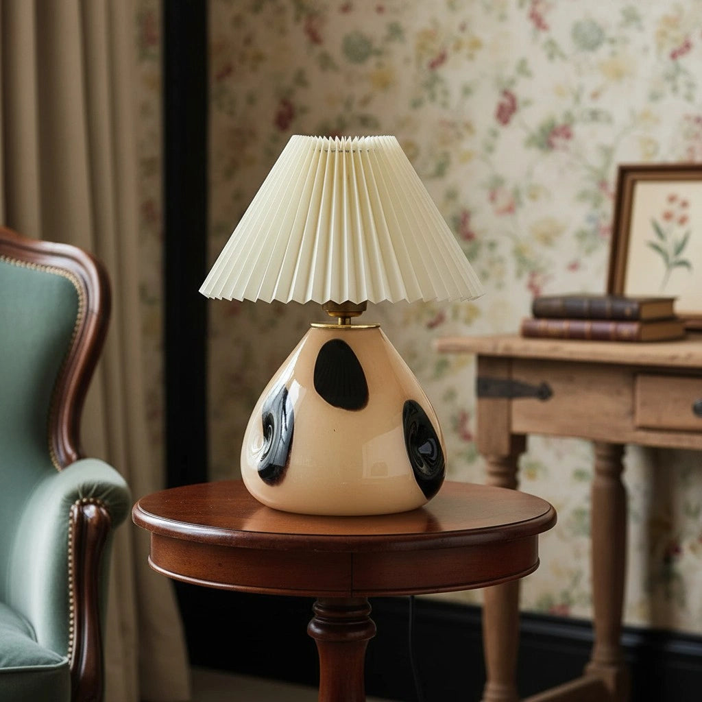 Bailyn Vintage Pleated Cabbage Table Light27.webp__PID:811d136e-ac2a-4716-9141-d35a4071e1c2