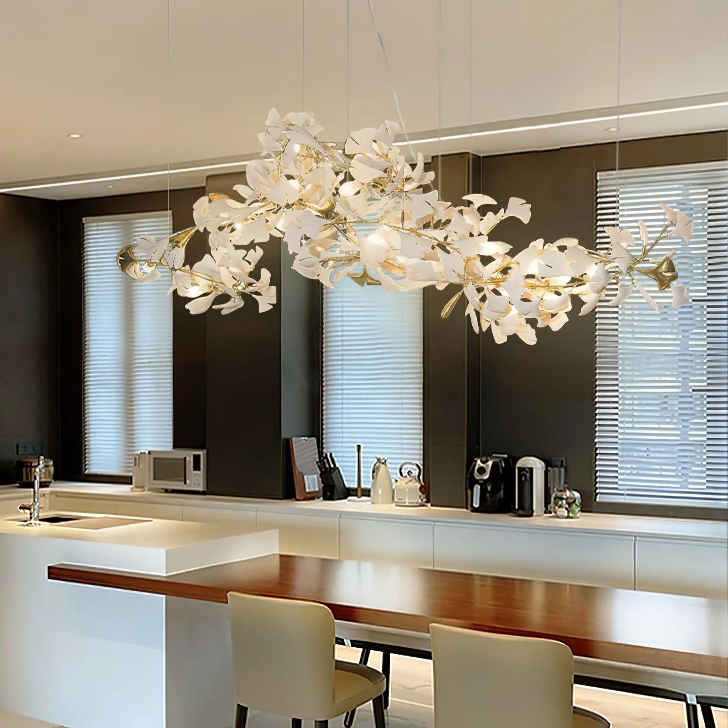 Aurelia Moderner organischer Ginkgo-Kronleuchter scene3.webp__PID:46ce8e51-eee5-454d-adf7-ff202fea1222