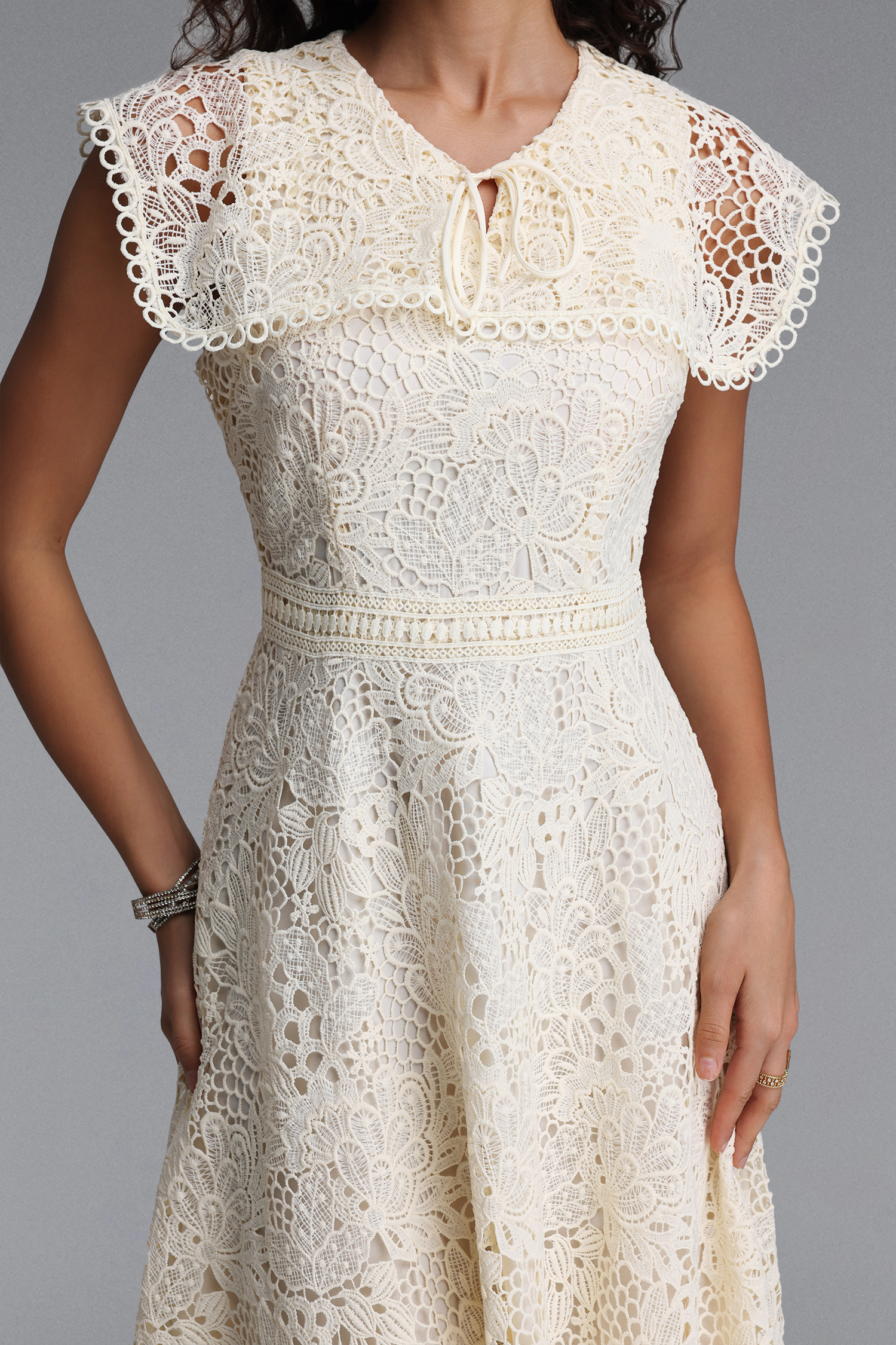 Sagoni Resort Cinched Sleeveless Floral Lace Maxi Dress