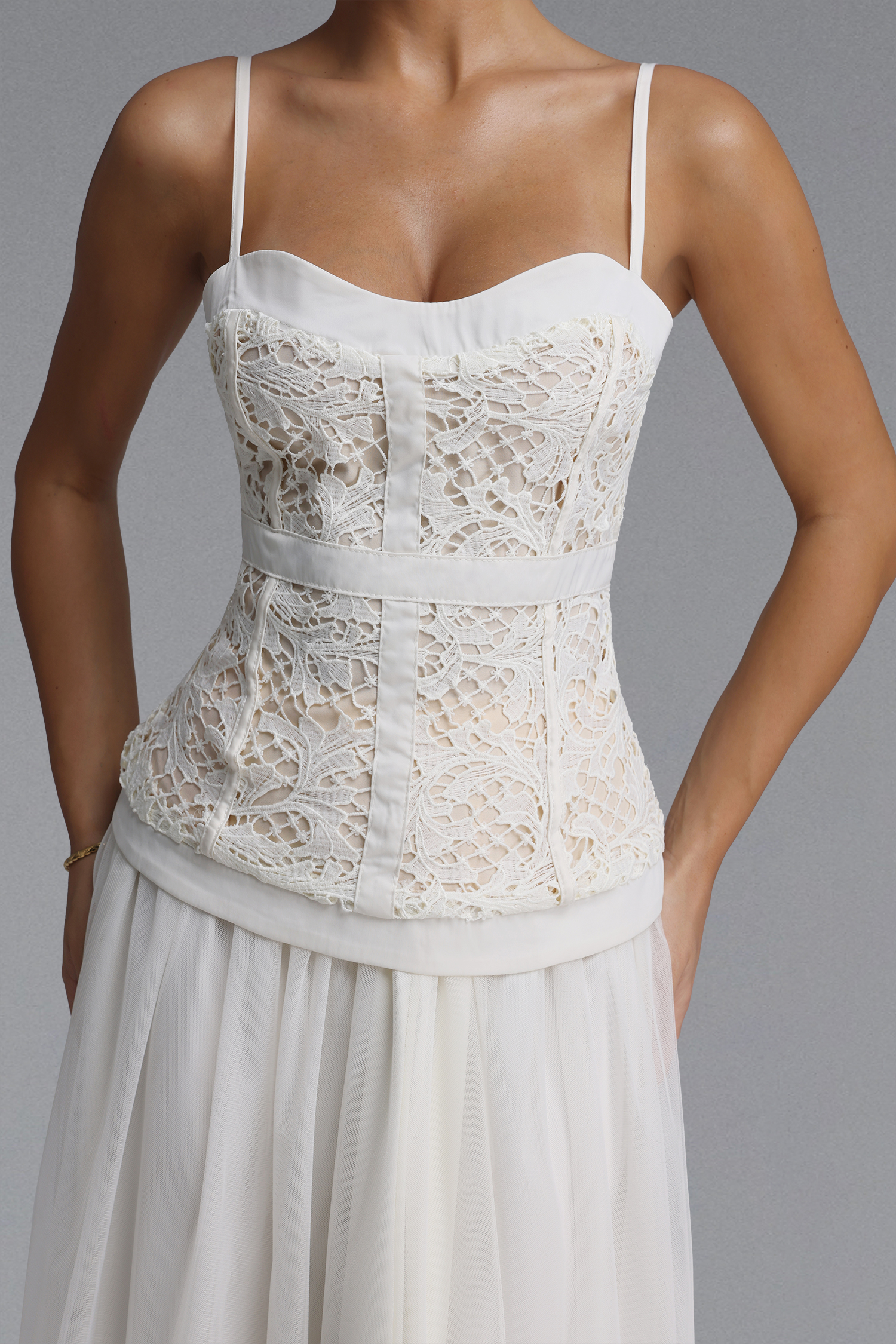 Yuyo Elegant Cinched Spaghetti Strap Floral Lace Trimmed Tulle Top and Skirt Two Piece Set