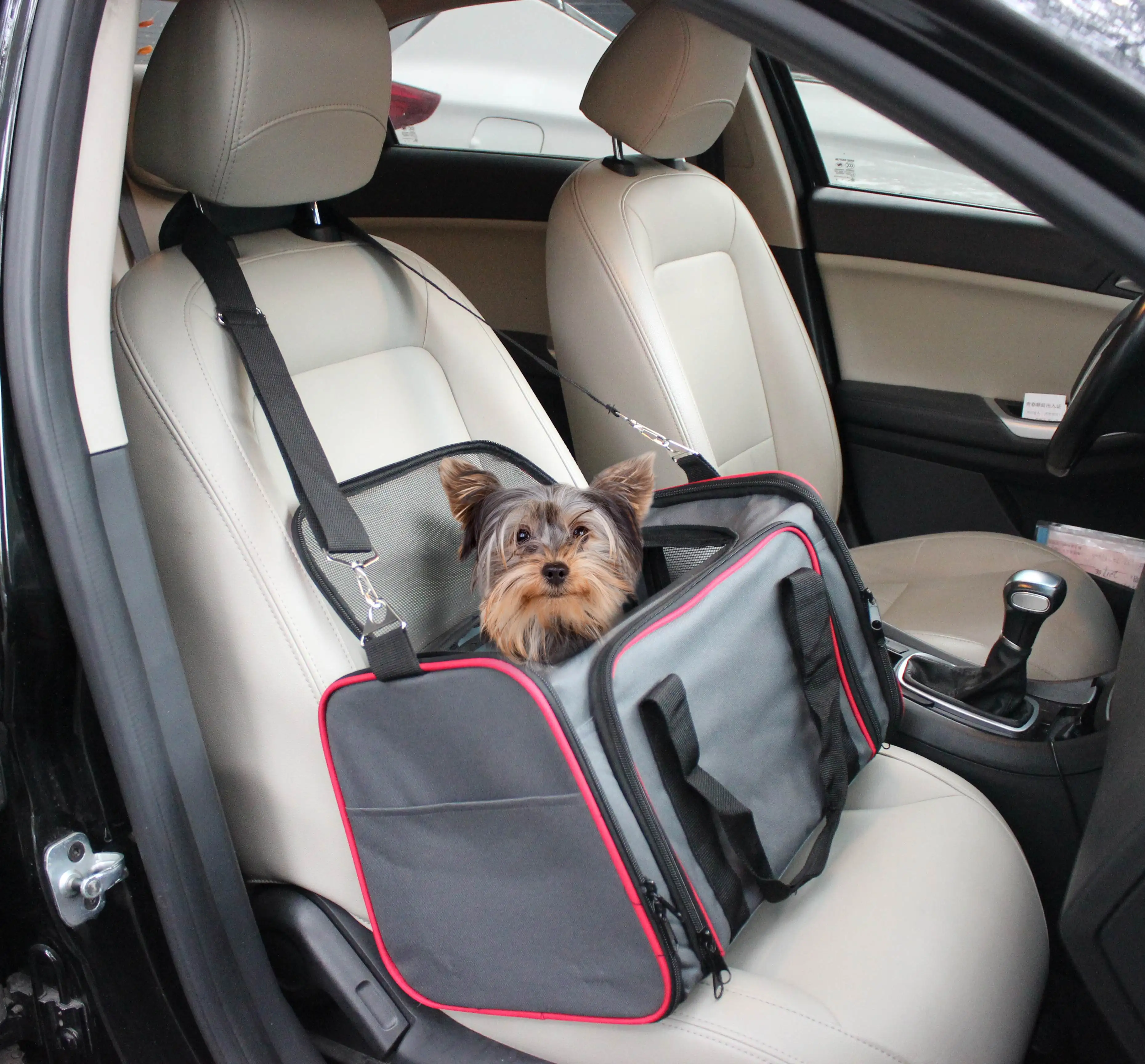 Soft pet transport bag, eco-friendly travel small dog and cat transport bag