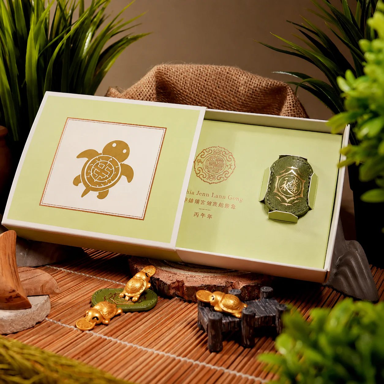 2026 Golden Turtle Charm – Bites onto Luck Never Lets Go
