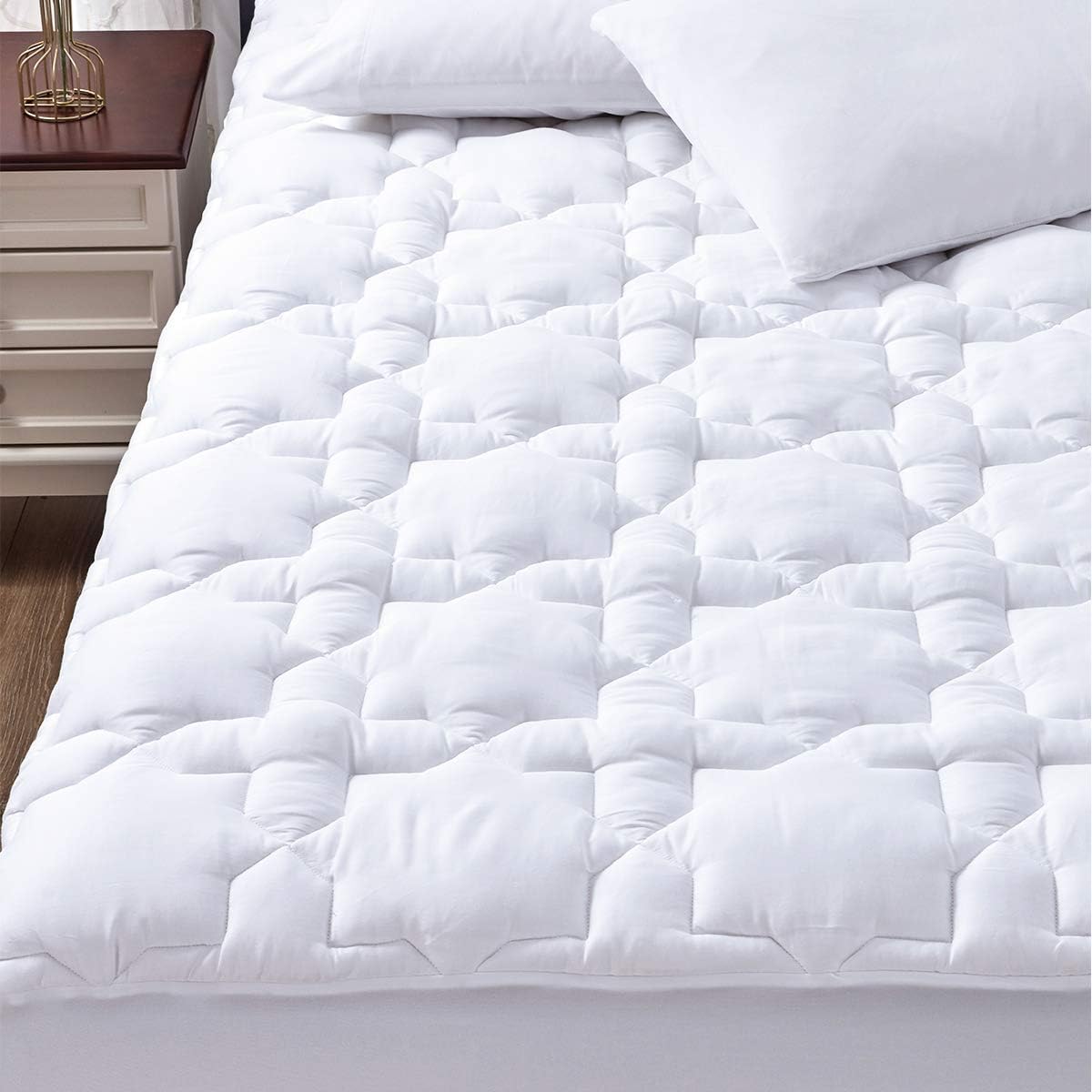 Twin XL Mattress Pad, Back to School College Dorm Essential, 450GSM Quilted Cooling Cotton Top, Extra Deep Pocket 8-21",  Certified, Plush Soft &amp; Breathable Bed Pad (39"x80", White)