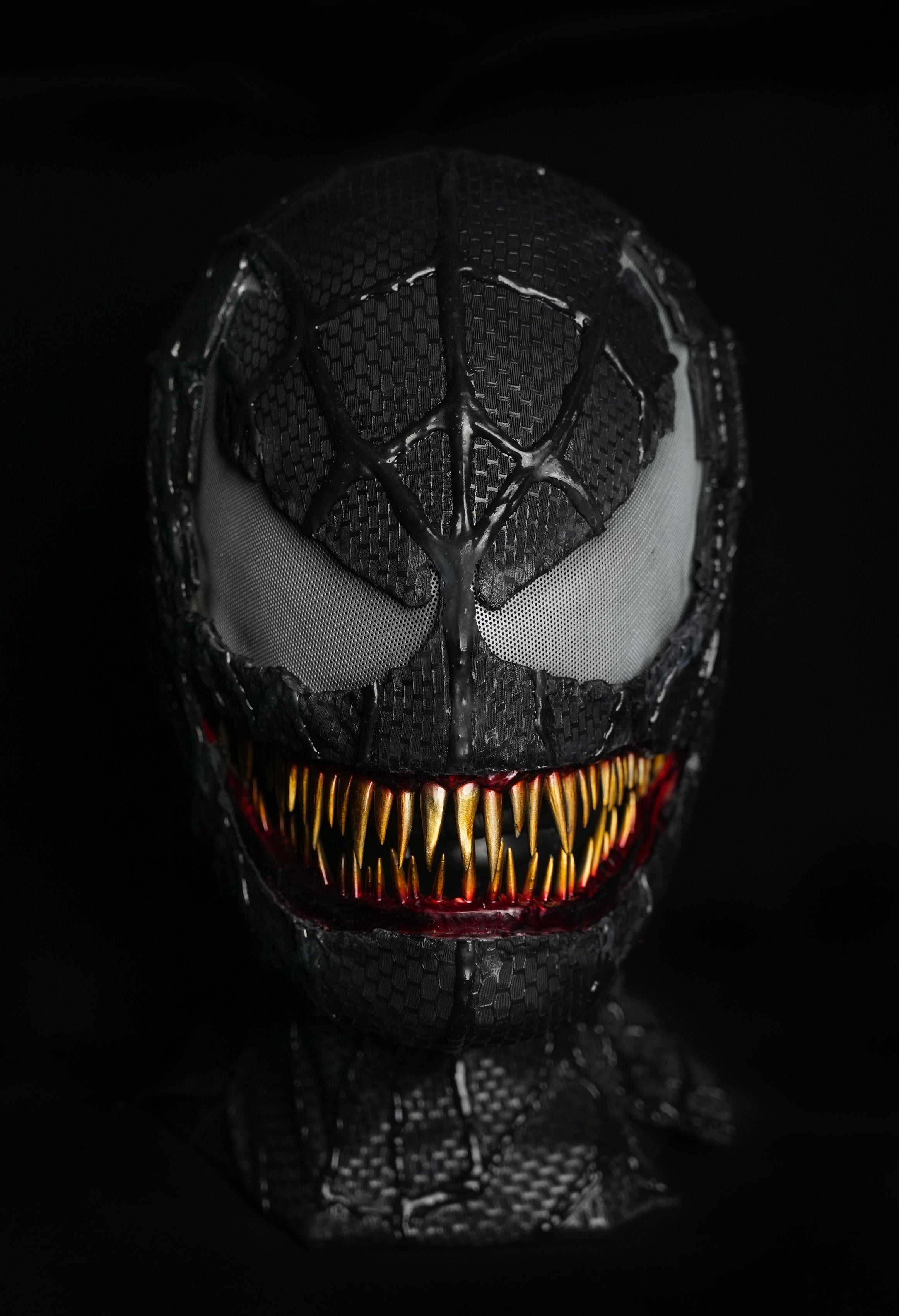 Black Symbiosis Movable Jaw Face Shell Mask