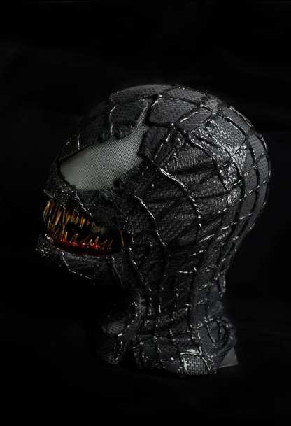 Black Symbiosis Movable Jaw Face Shell Mask