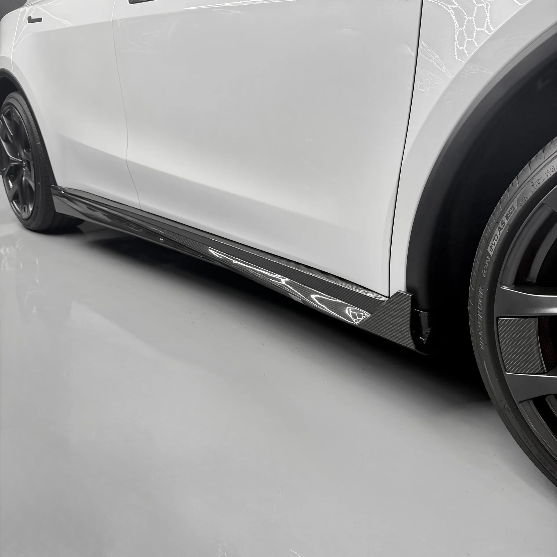 Dry Carbon Fiber Side Skirts for Model Y Juniper - High Performance Exterior Upgrade