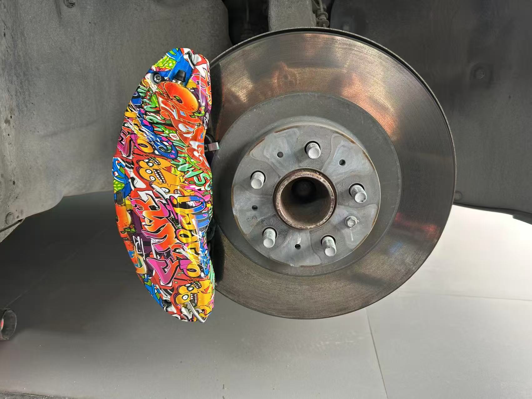 Graffiti-Printed Aerospace-Grade Aluminum Alloy Caliper Covers for Model 3/Y