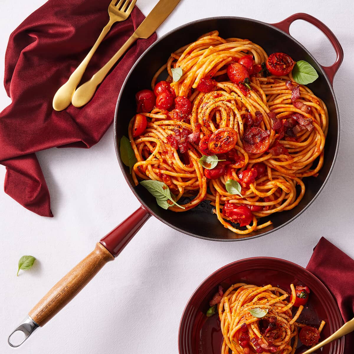 🎄Today's Special Value🎁Le Creuset Cast Iron 10.25" Flame Fry Pan with Wood Handle