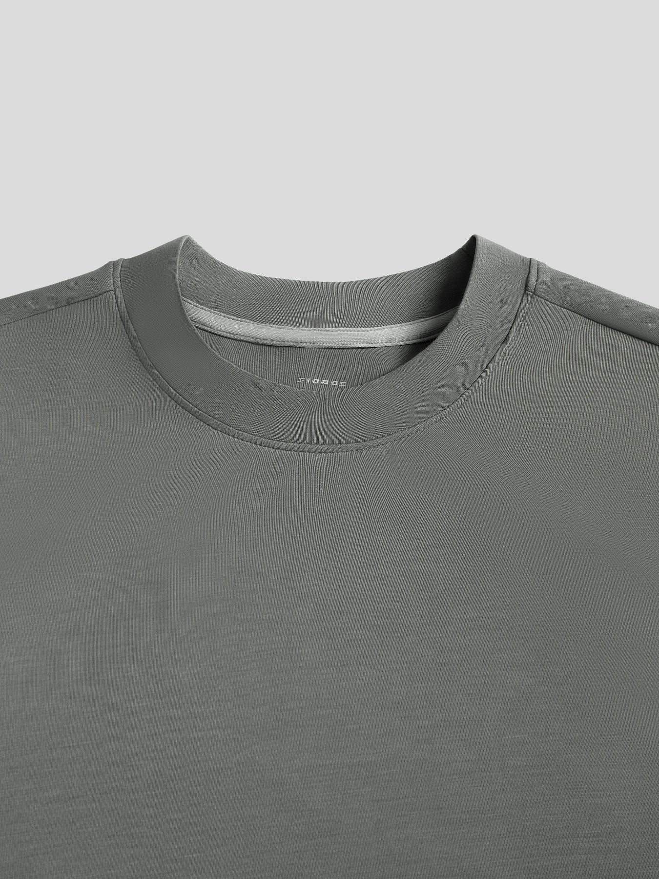 MANUELL – ENG ANLIEGENDER LANGÄRMELIGER PULLOVER