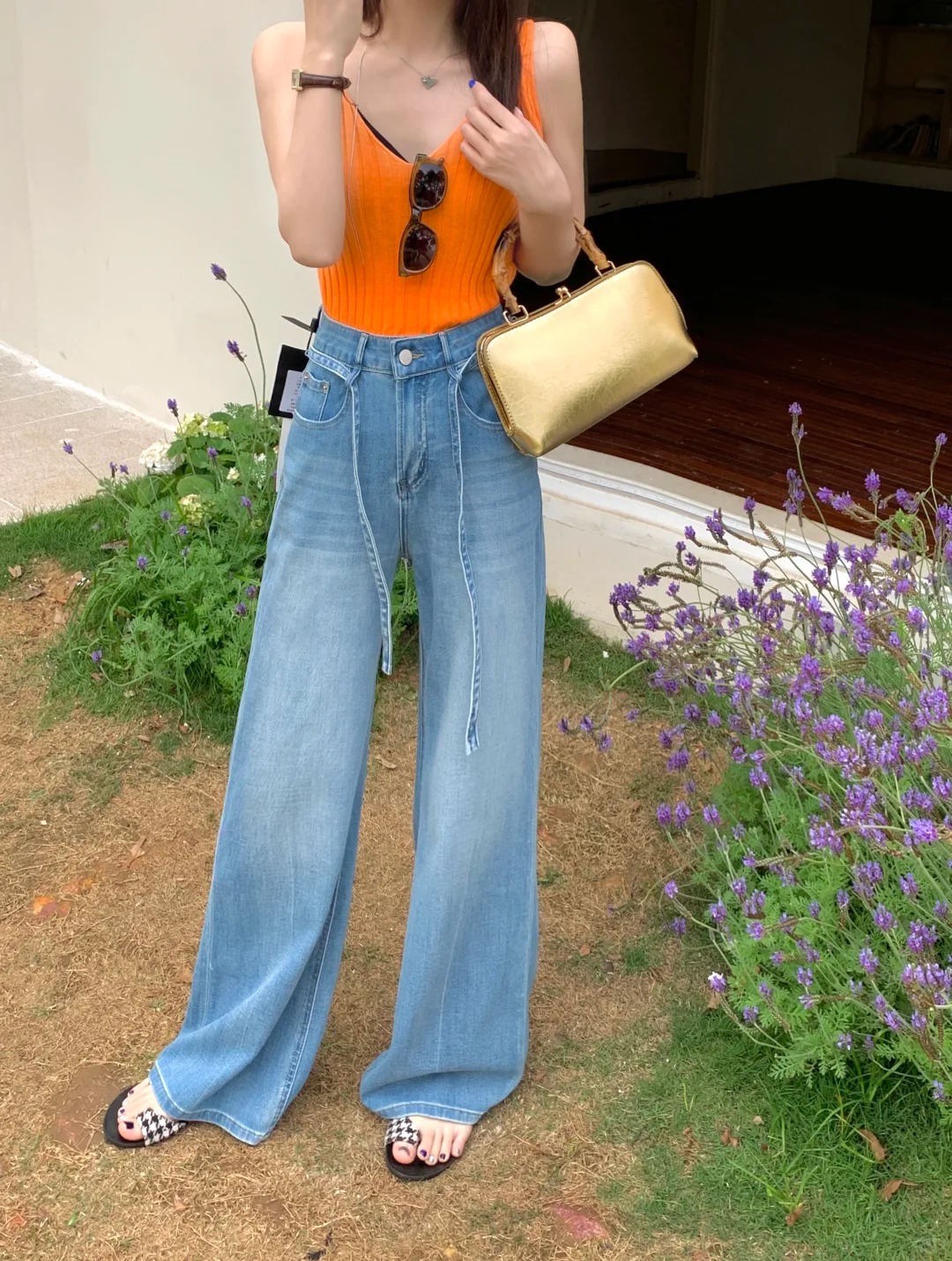 Light Blue Belted Wide‑Leg Jeans