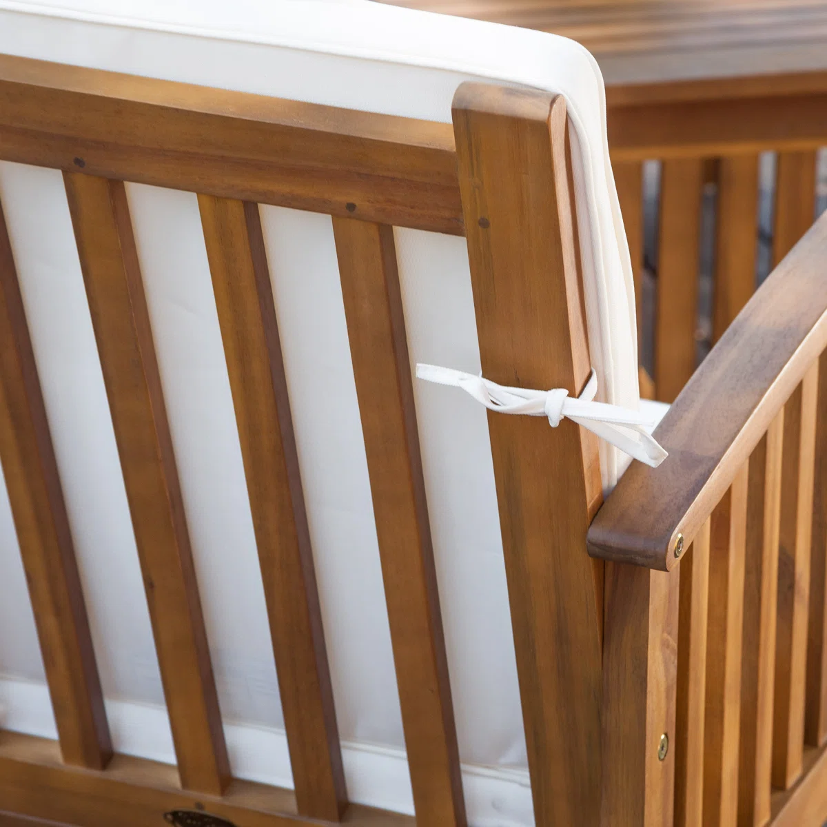 Amorea – Salon de Jardin 8 Places en Acacia avec Coussins Confort Haut de Gamme pour Extérieur Élégant