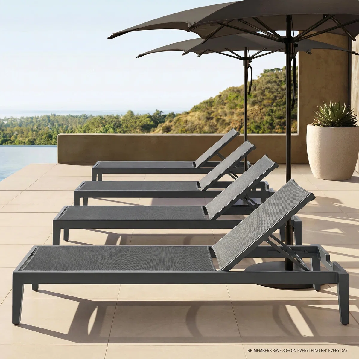 Caggiana – Lot de 4 Transats Extérieurs en Métal avec Confort Réglable pour Jardin et Piscine