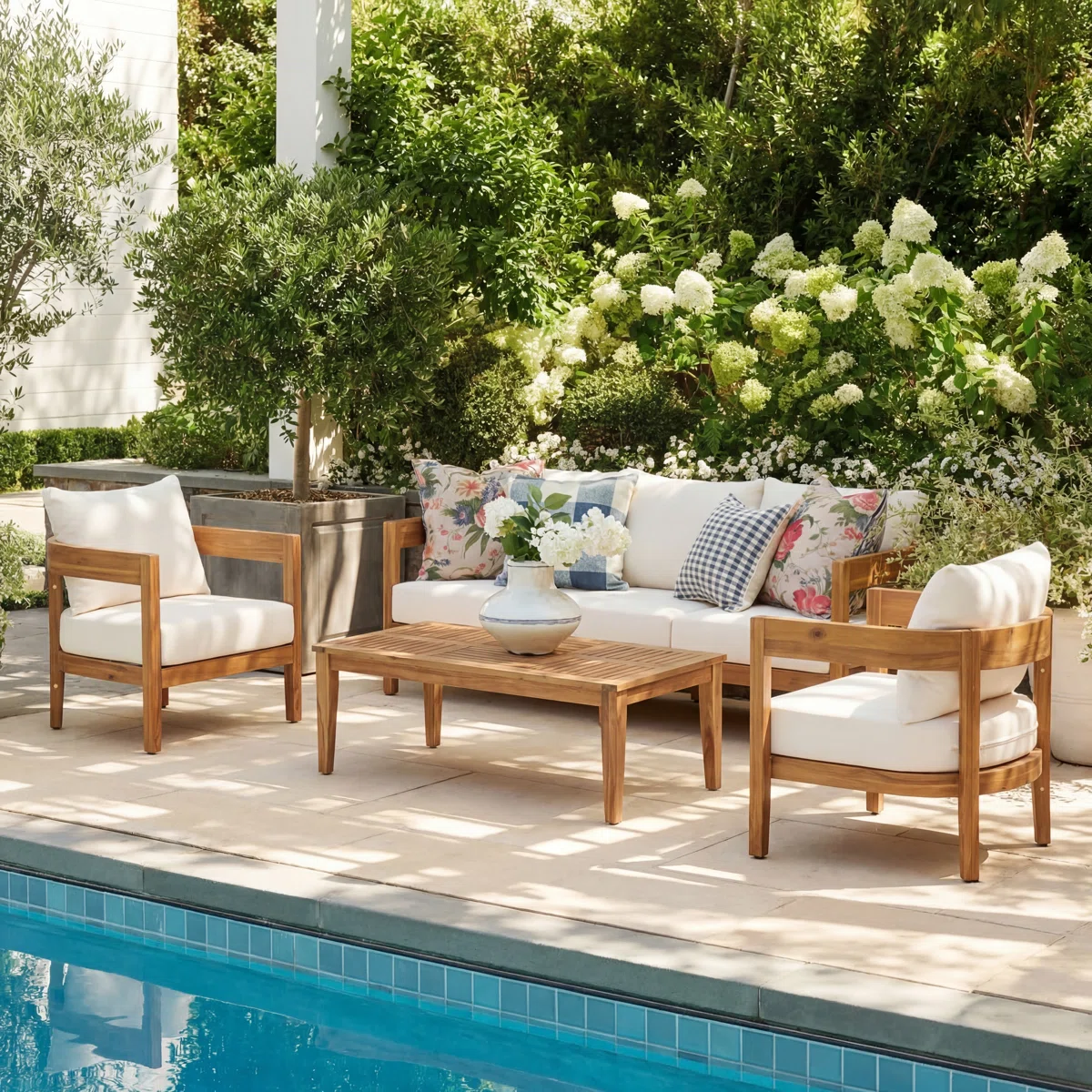 Lorena – Salon de Jardin 5 Places en Bois d’Acacia Design Minimaliste