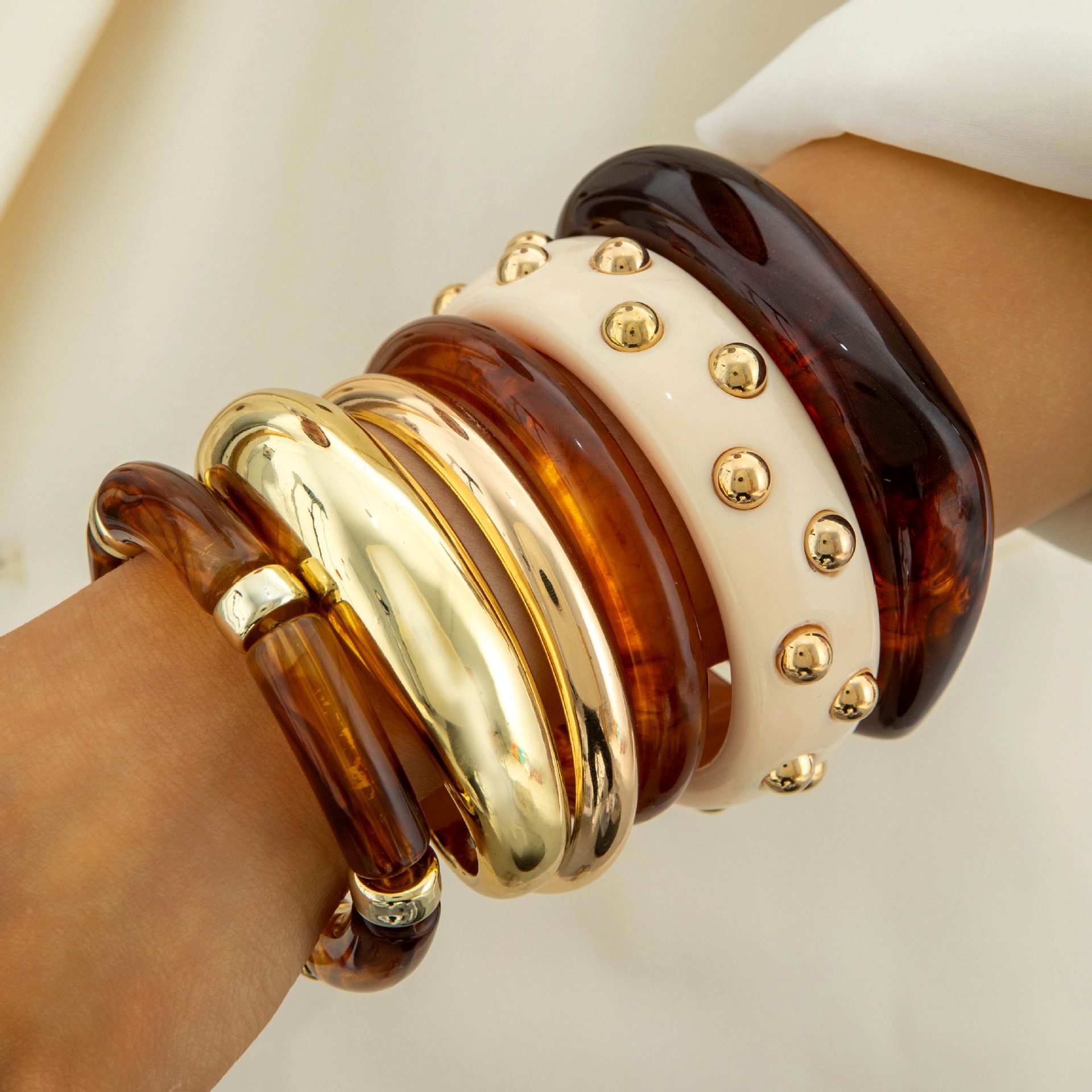 Retro Boho Tortoiseshell Resin Gold-Tone Metal Stacking Bangle Set