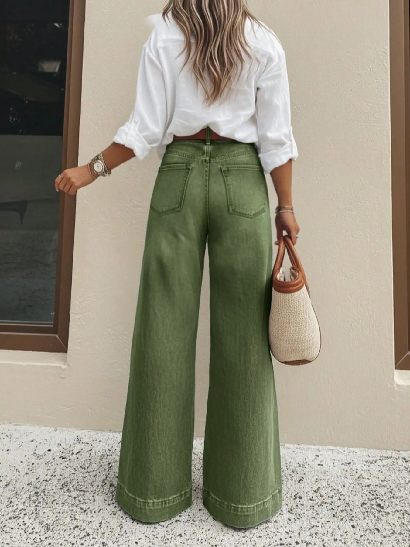 Women's Loose Straight Leg Jeans with Pockets