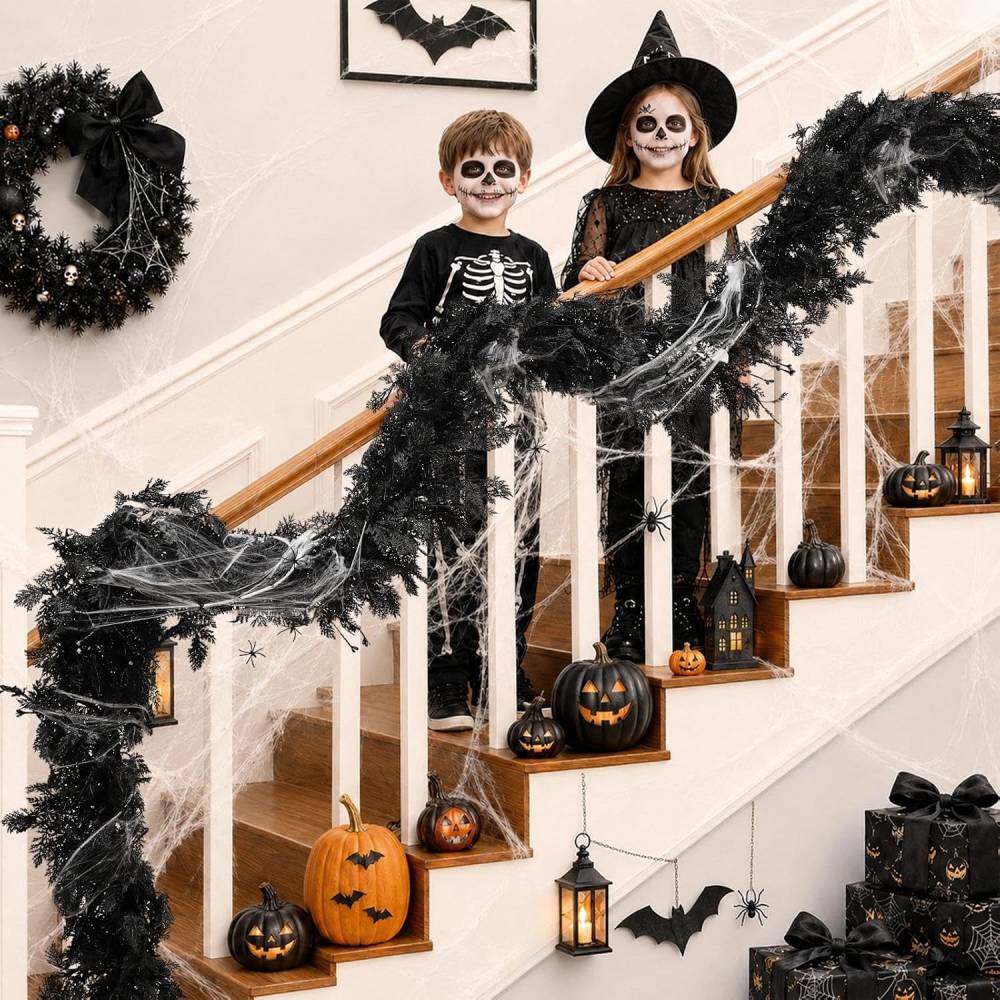 🔥2026 HOT SALE🔥Pre-lit Halloween Black Cedar Garland