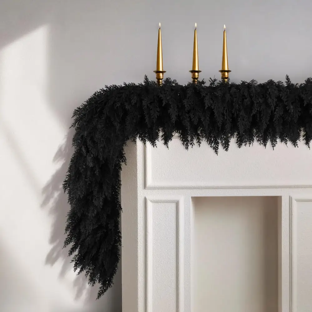 🔥2026 HOT SALE🔥Pre-lit Halloween Black Cedar Garland
