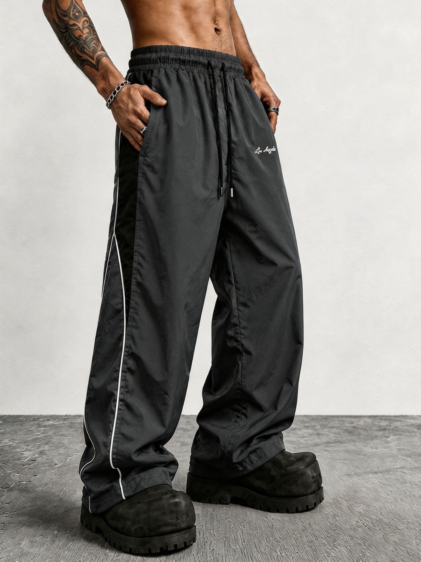 Men's contrasting color reflective strip wide-leg casual pants, pendant smooth fabric, side stripes, American high street style, daily commuting adaptation, trendy and versatile personality