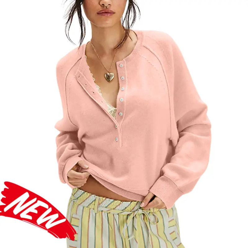Women's long-sleeve knit pullover