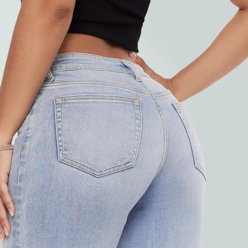 Low-to-mid rise, loose-fit BBL-style jeans