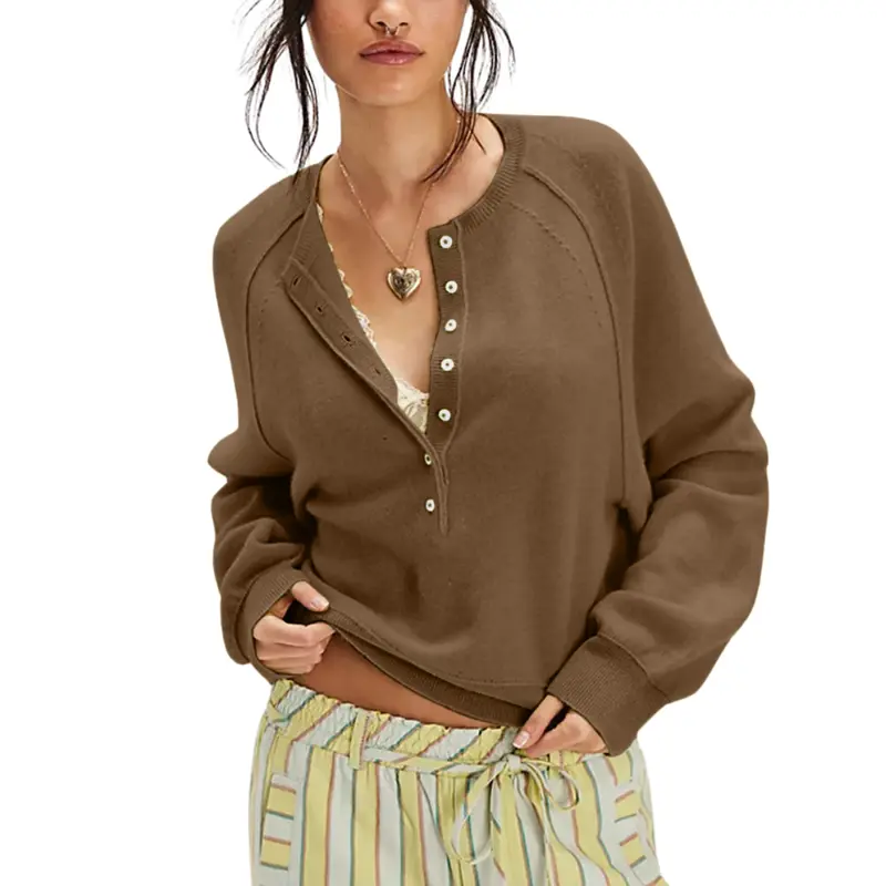Women's long-sleeve knit pullover