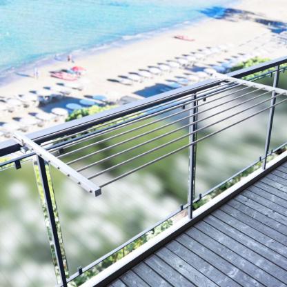  Stendino da Balcone Ribaltabile, Stendibiancheria da Ringhiera Esterno Resistente in Acciaio inox e alluminio, per terrazzi, balconi e ringhiere