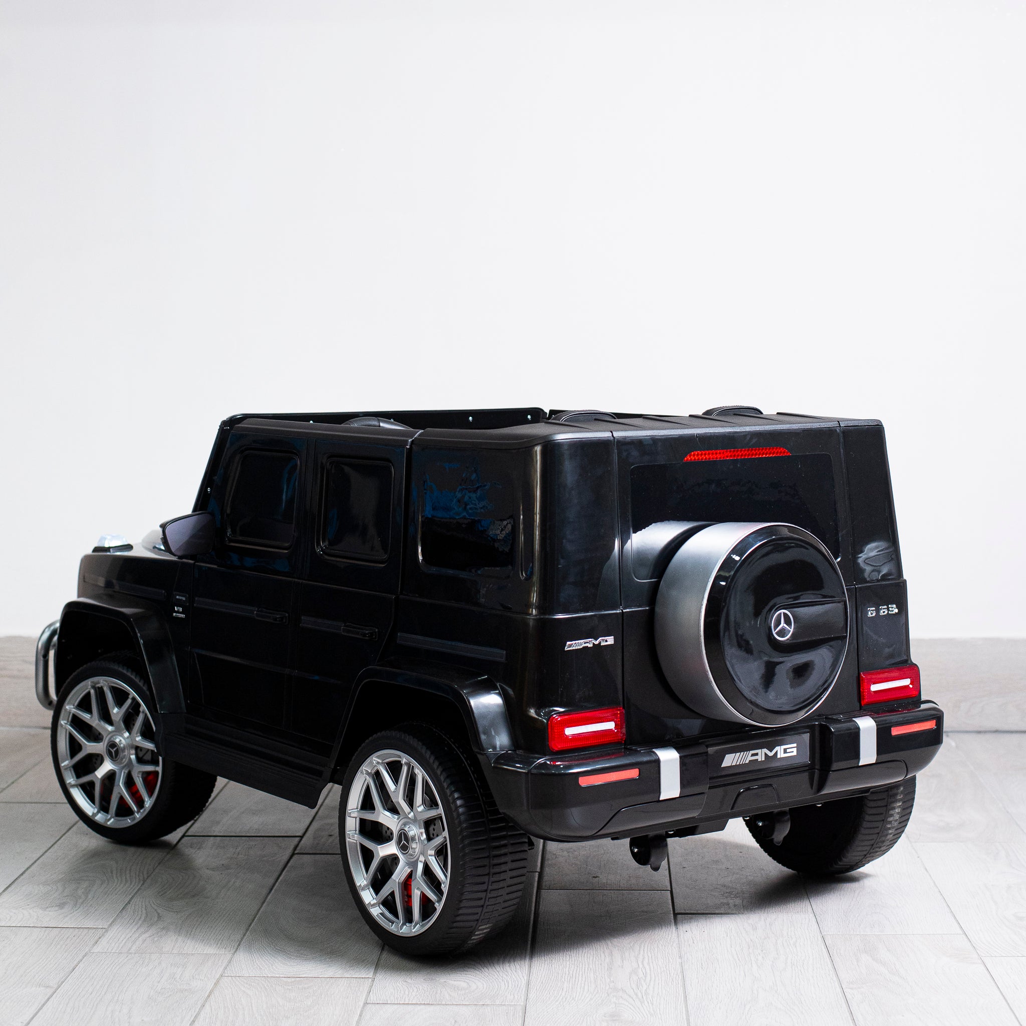 12V Electric Ride-On Car for Kids, Luxury SUV Style Toy Car with LED Lights, Realistic Sounds, MP3 Player, Parent Remote Control, Safety Seat Belts, Dual Motor Battery Powered Vehicle