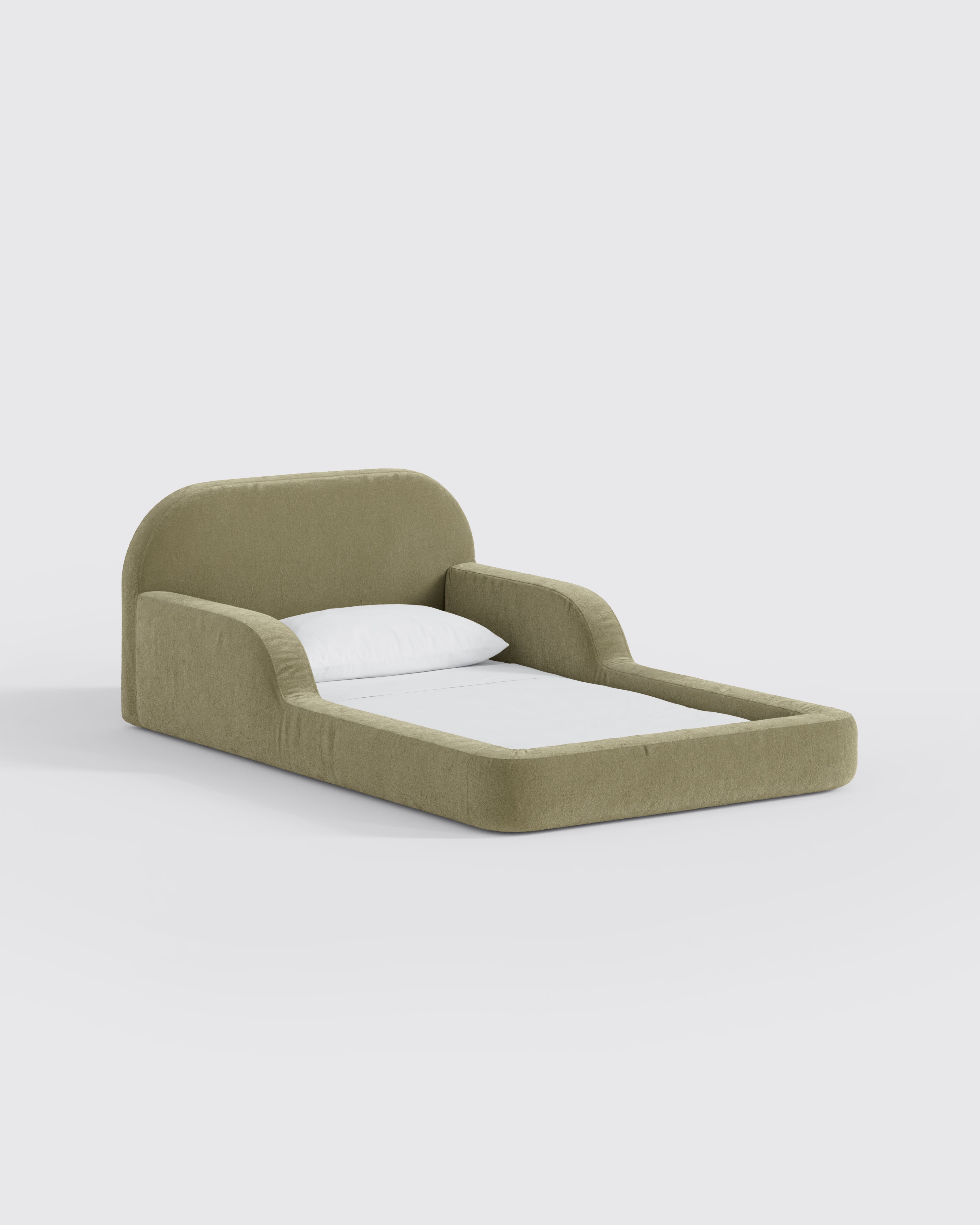 This low‑profile Montessori‑style kids foam bed has soft rounded bump‑safe edges and a removable washable cover for quick, tool‑free setup.
