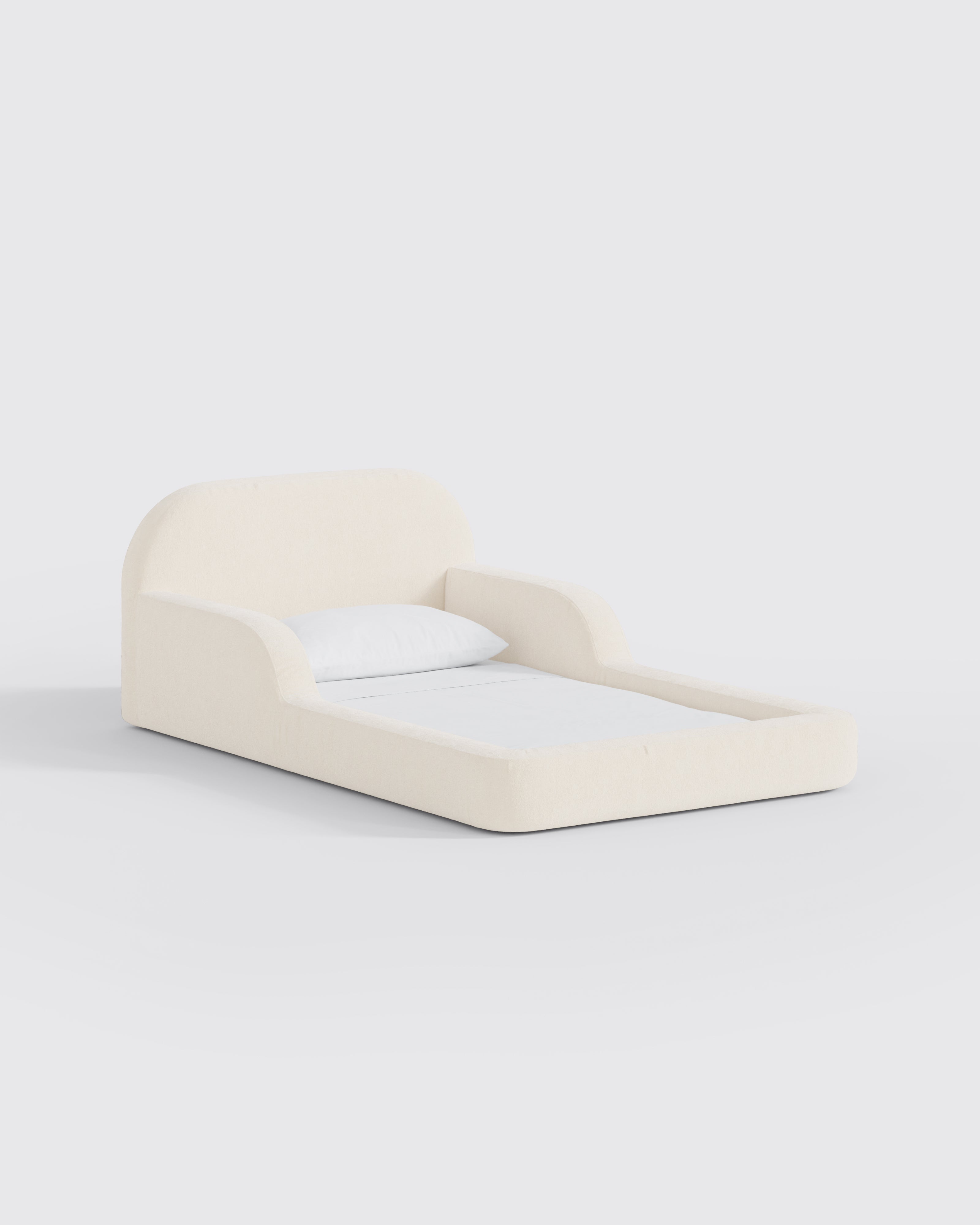 This low‑profile Montessori‑style kids foam bed has soft rounded bump‑safe edges and a removable washable cover for quick, tool‑free setup.