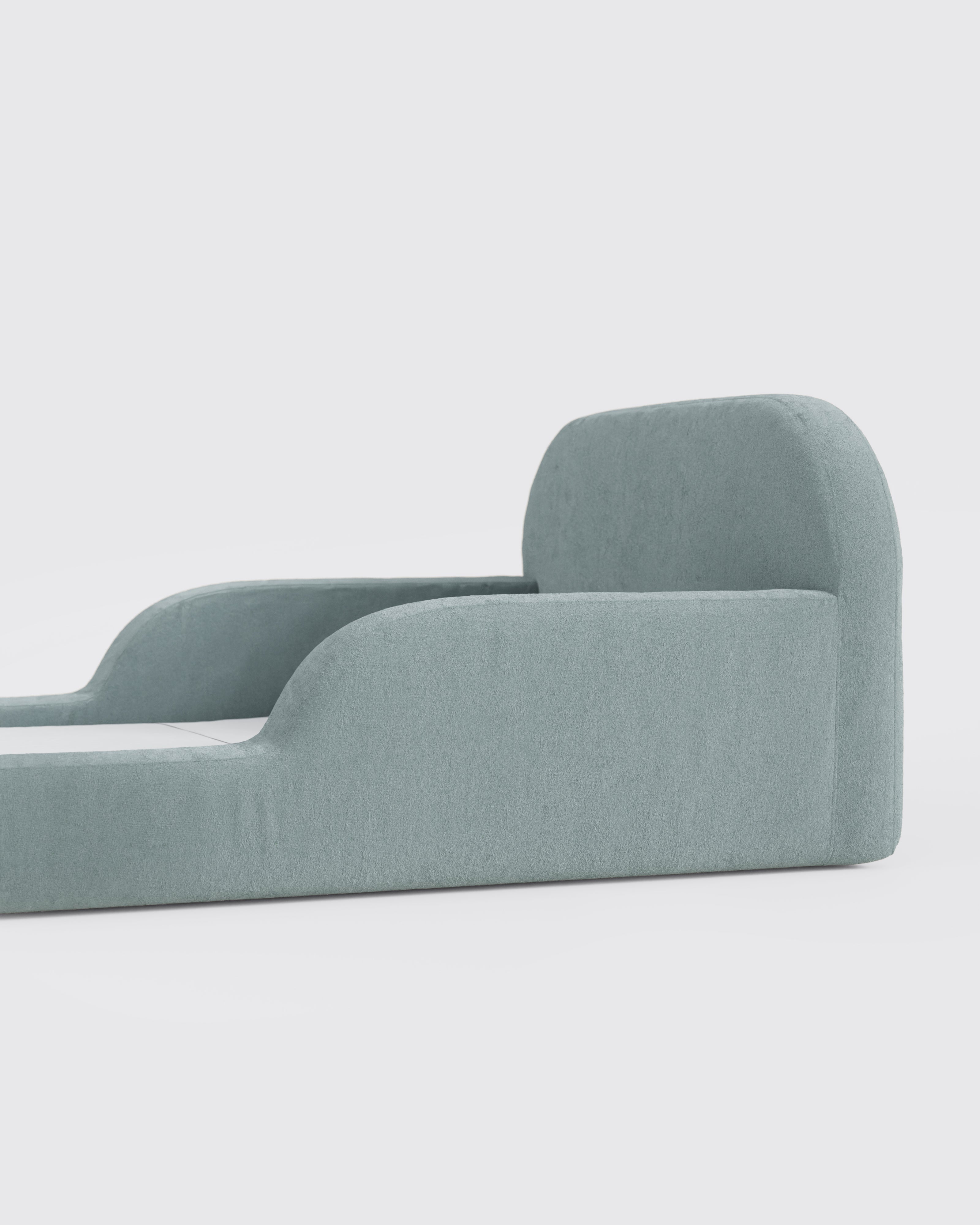 This low‑profile Montessori‑style kids foam bed has soft rounded bump‑safe edges and a removable washable cover for quick, tool‑free setup.