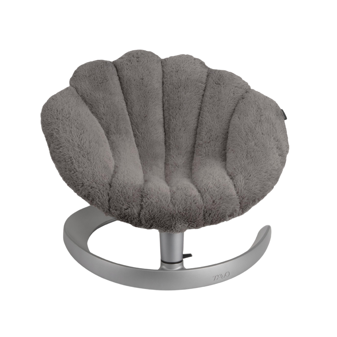 This shell‑shaped swinging pet bed delivers calming side‑to‑side movement, with machine‑washable fleece padding and stable aluminium framing for safe, cosy rest.