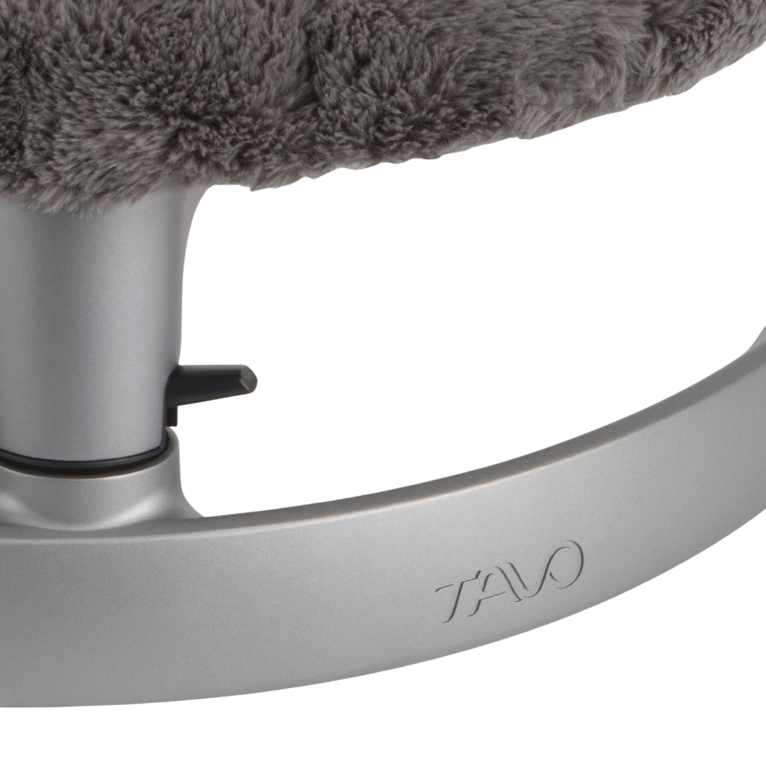 This shell‑shaped swinging pet bed delivers calming side‑to‑side movement, with machine‑washable fleece padding and stable aluminium framing for safe, cosy rest.