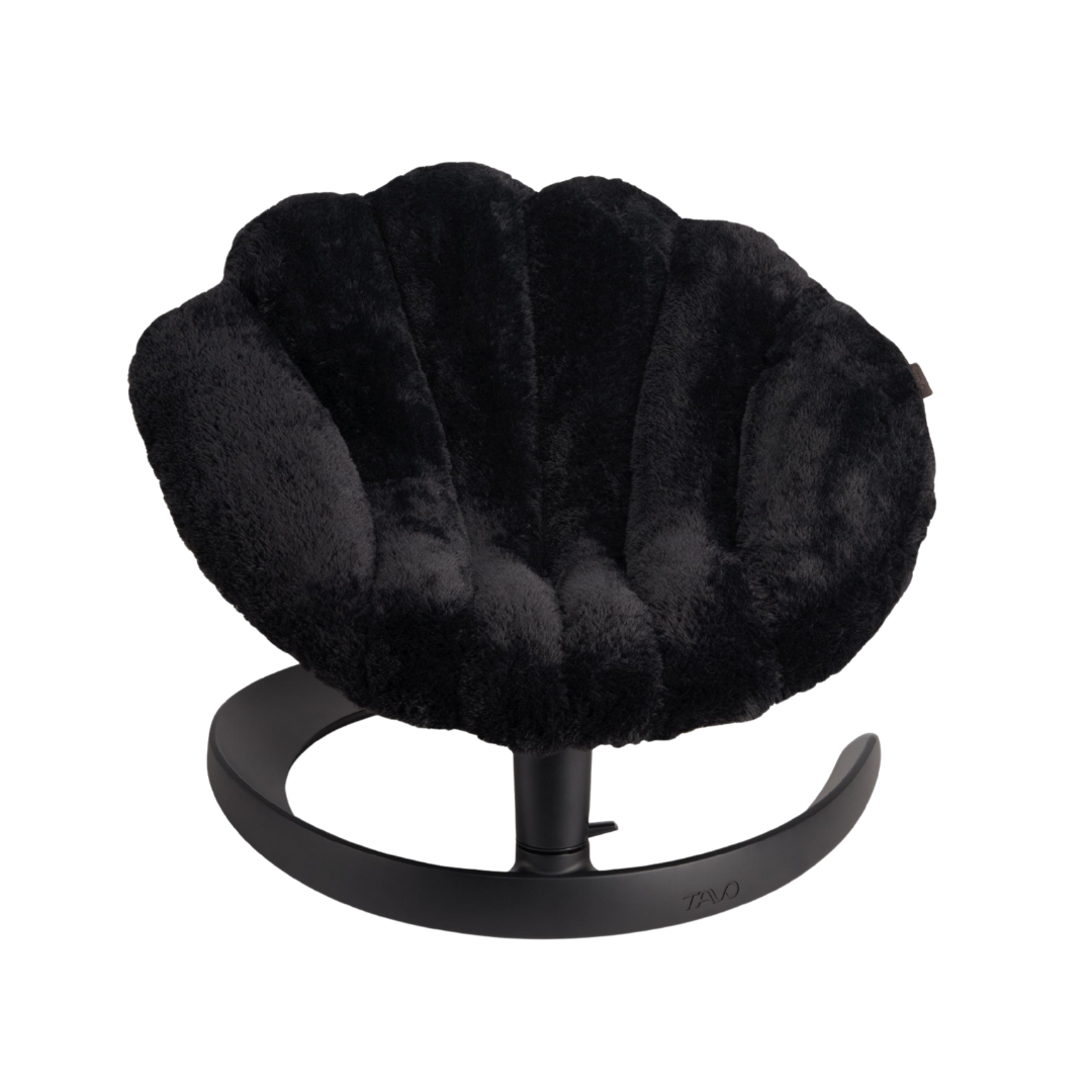 This shell‑shaped swinging pet bed delivers calming side‑to‑side movement, with machine‑washable fleece padding and stable aluminium framing for safe, cosy rest.
