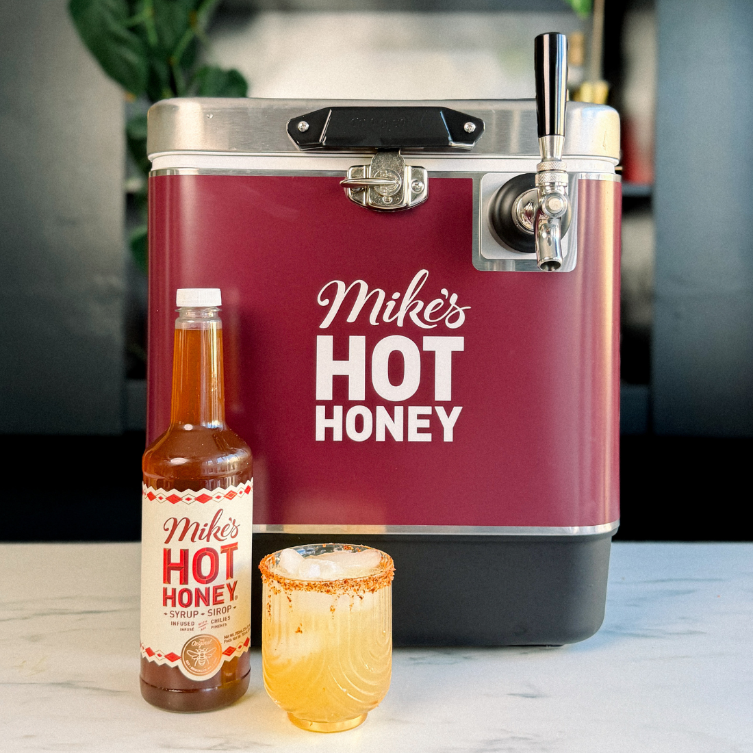 Professional‑grade portable draft‑beer bar with 50‑foot stainless‑steel coil and front‑input design, ideal for serving chilled draught beer at parties, camping and outdoor events.