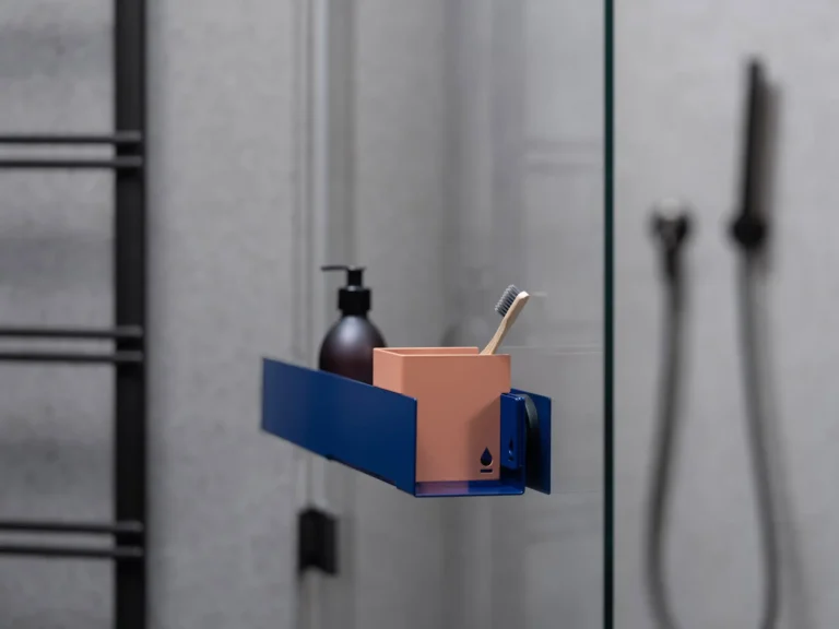 No-drill magnetic shower shelf crafted from water-resistant aluminium, featuring damage-free rubberised magnets, quick installation and easy maintenance for modern bathroom storage.