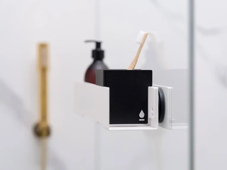 No-drill magnetic shower shelf crafted from water-resistant aluminium, featuring damage-free rubberised magnets, quick installation and easy maintenance for modern bathroom storage.