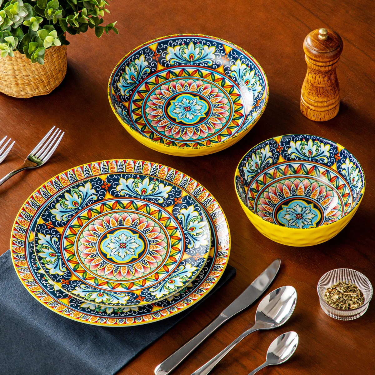 24 Piece Porcelain Dinnerware Set, Service For 6 (Set of 24)