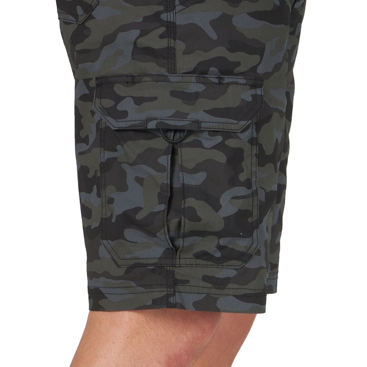 Men's 10.5-Inch Stretch Cargo Shorts - Camo cargo pocket detail