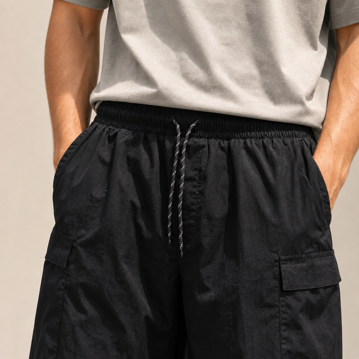 Elastic drawstring waist detail