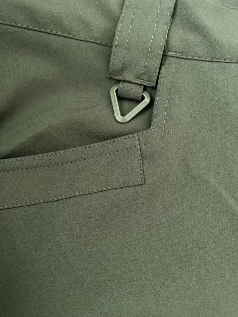 Close view of the woven shell and utility loop