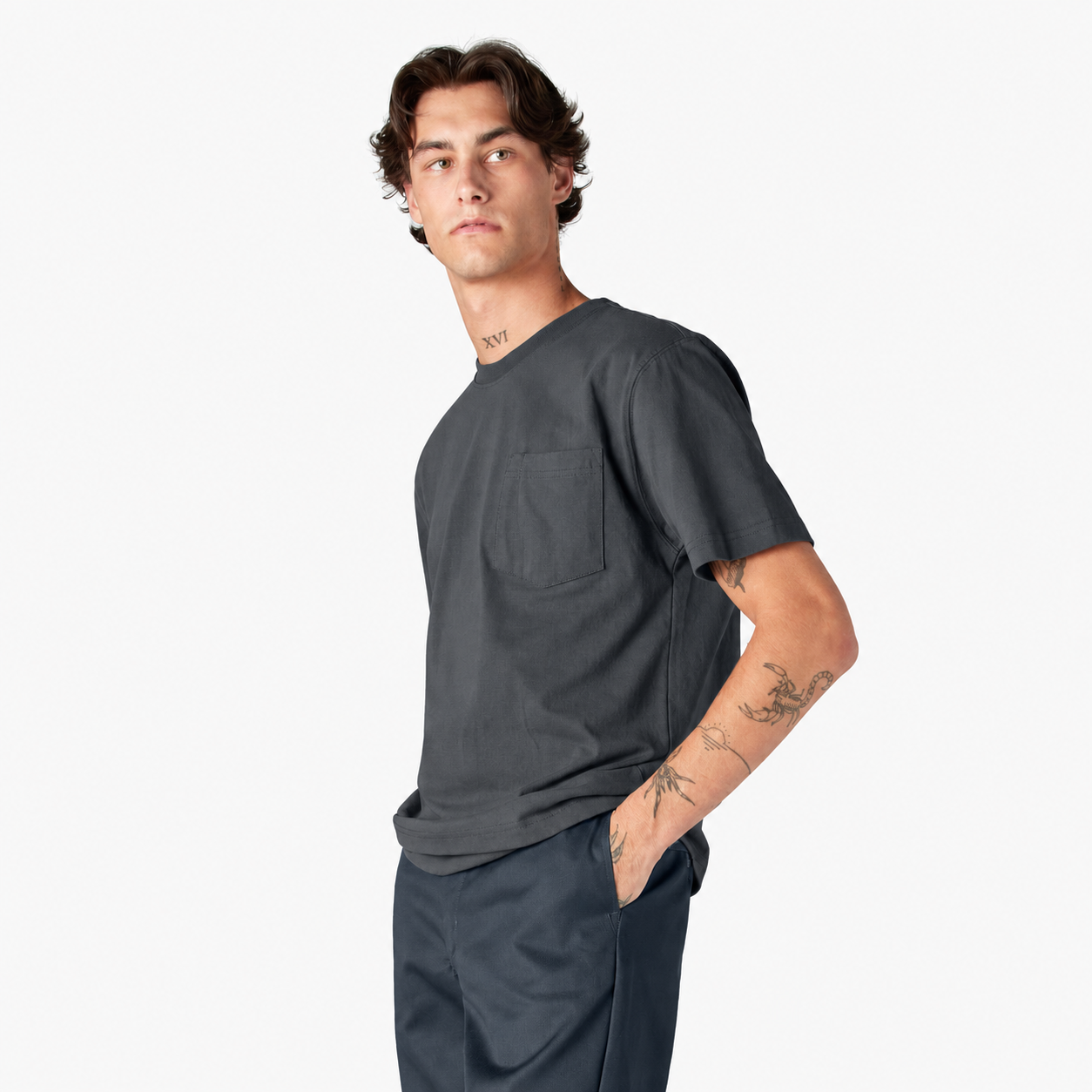 Charcoal gray heavyweight short-sleeve pocket T-shirt front fit