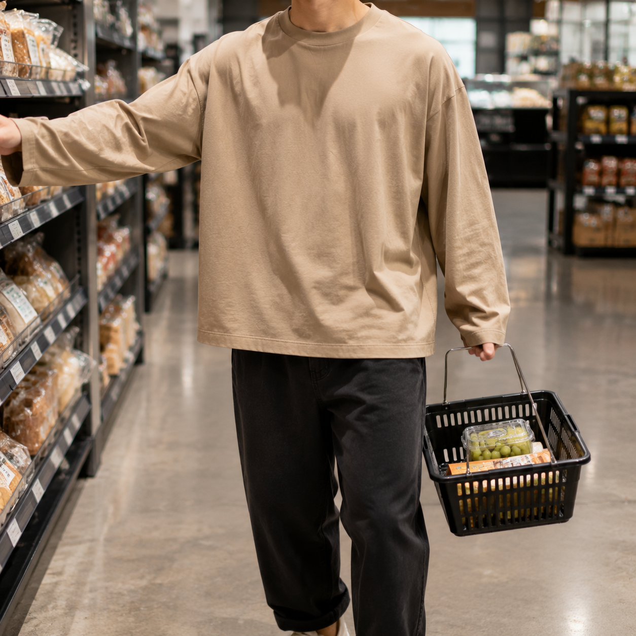 Latte oversized long-sleeve T-shirt everyday shopping try-on