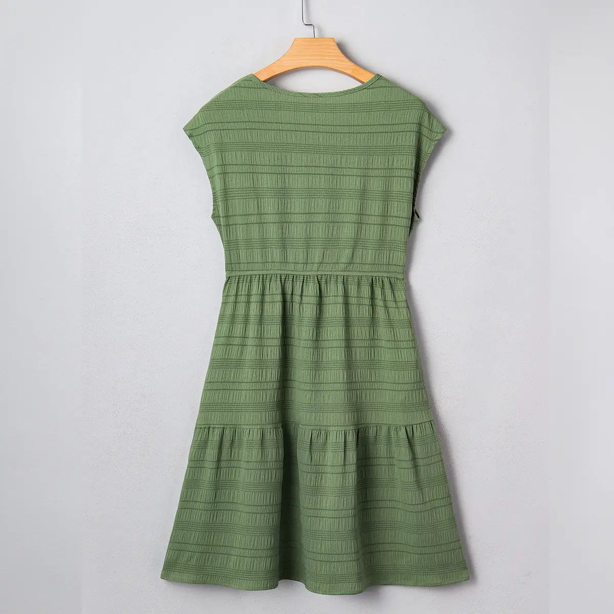 Women's Round Neck Cap Sleeve Textured Tiered Midi Dress - Casual High Waisted Sundress with Pockets