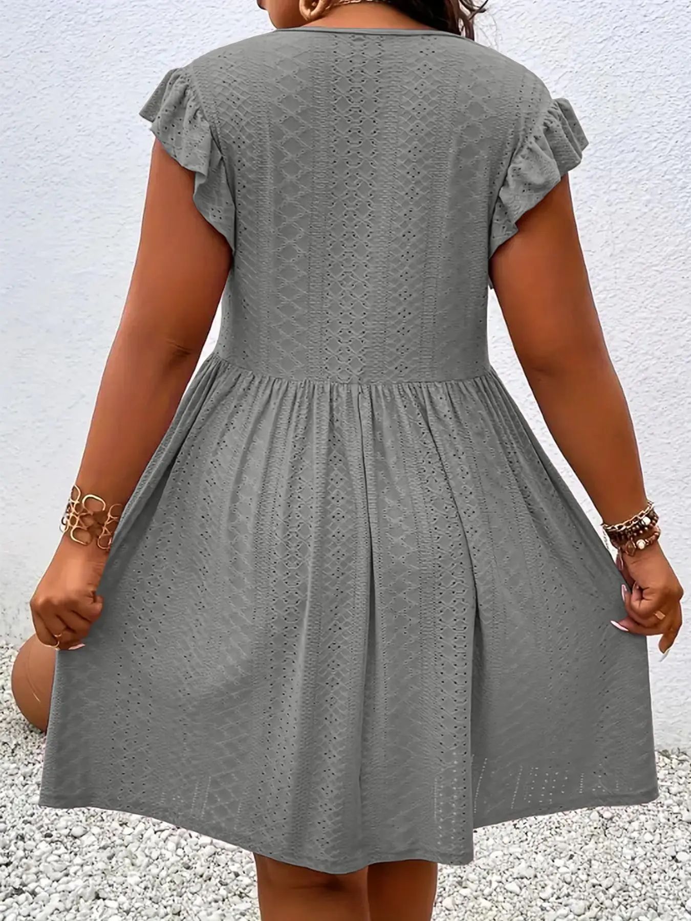 Women's Plus Size Solid Color Hollow Out V-Neck Dress - Casual Summer Chic Mid Dress