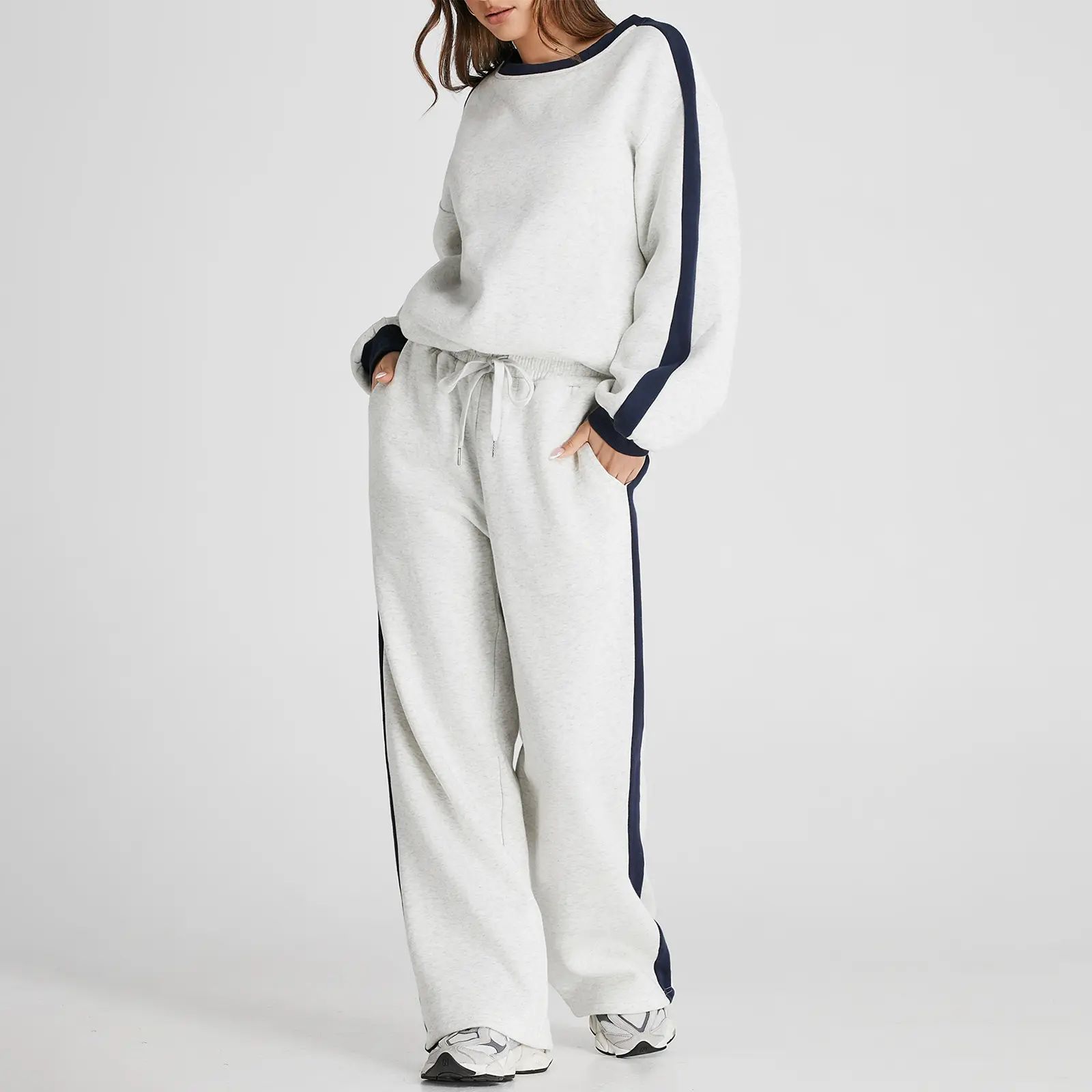 Women's Fleece Sweatsuit 2-Piece Matching Set - Loose Crewneck Sweatshirt & Straight Leg Sweatpants