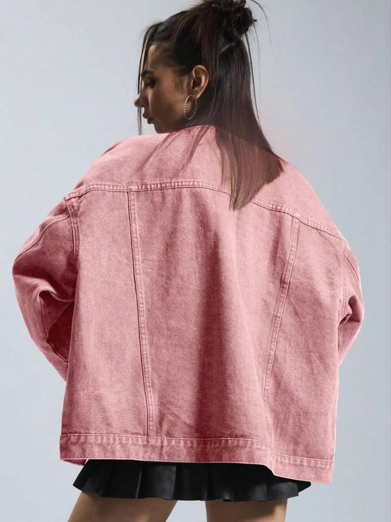Women's Basic Button Front Denim Jacket Casual Collared Long Sleeve Drop Shoulder Fitted Outerwear with Pockets