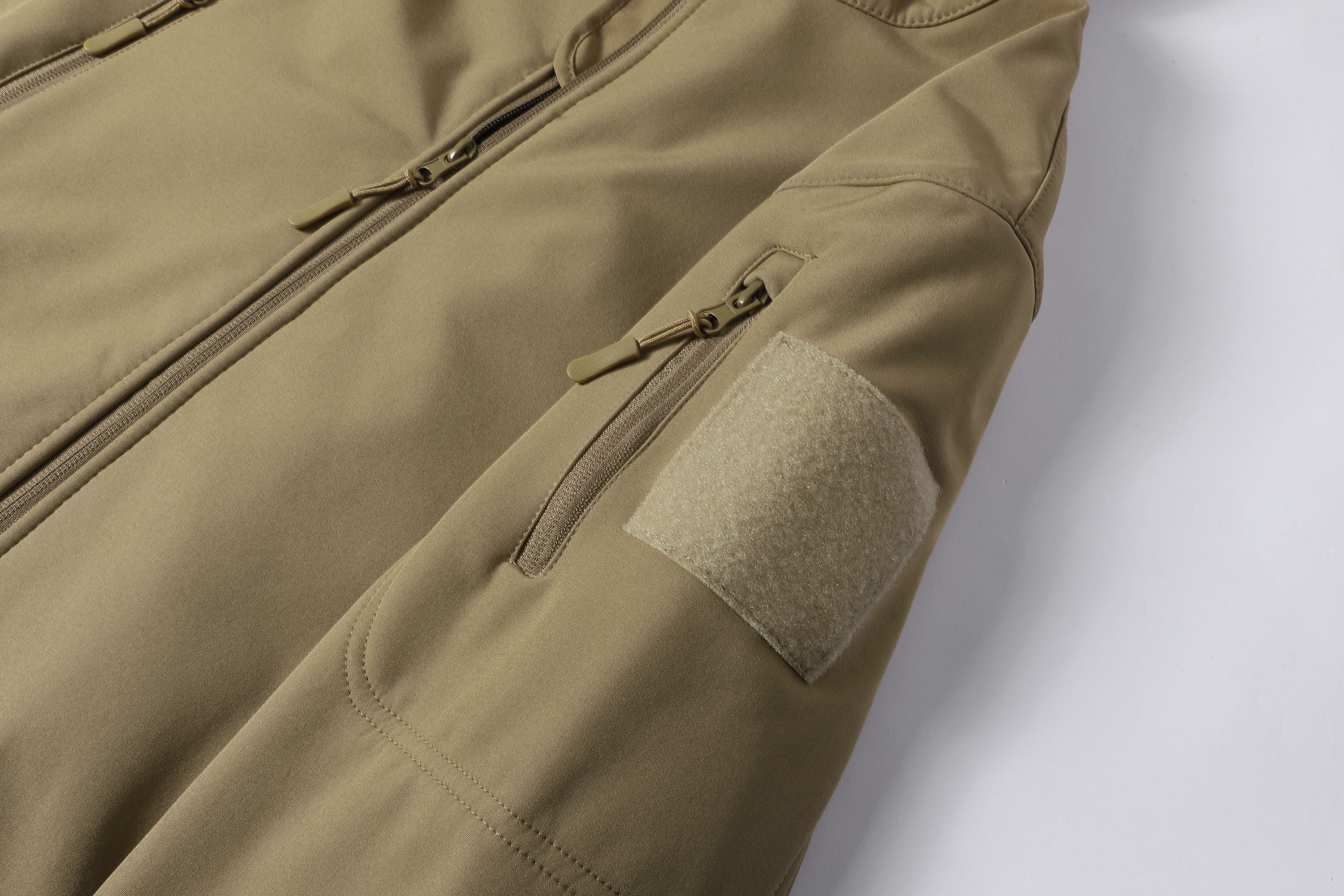Men's Fitted Woven Hooded Jacket – Water-Resistant Outdoor Coat with Multi Zipper Pockets