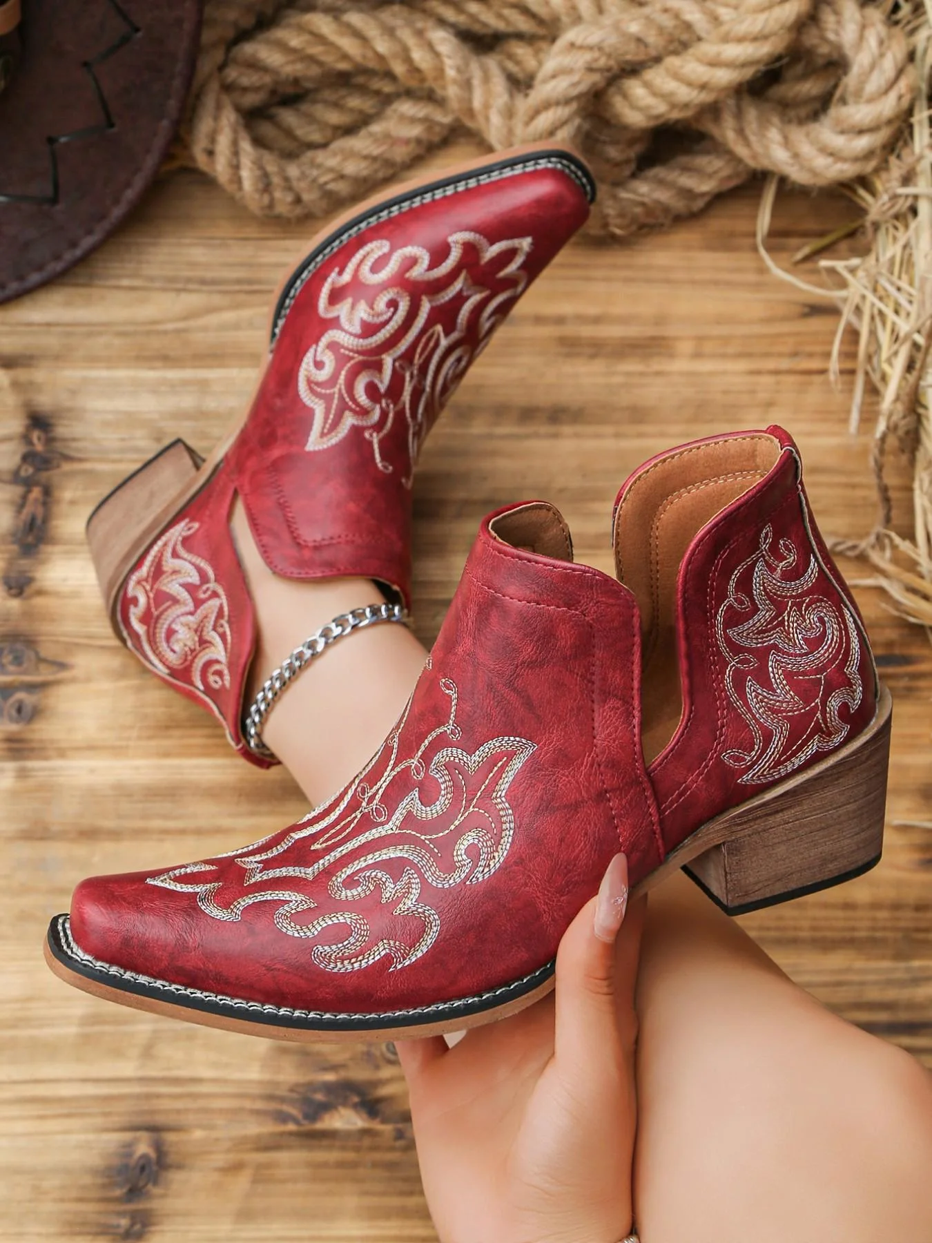 Women's Embroidered V-Cut Western Ankle Boots