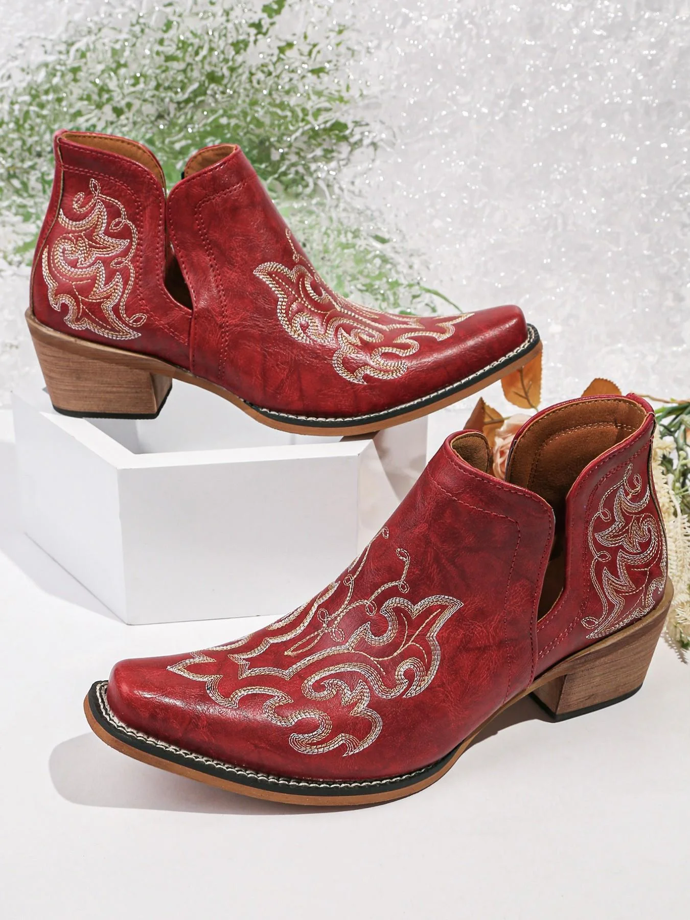 Women's Embroidered V-Cut Western Ankle Boots