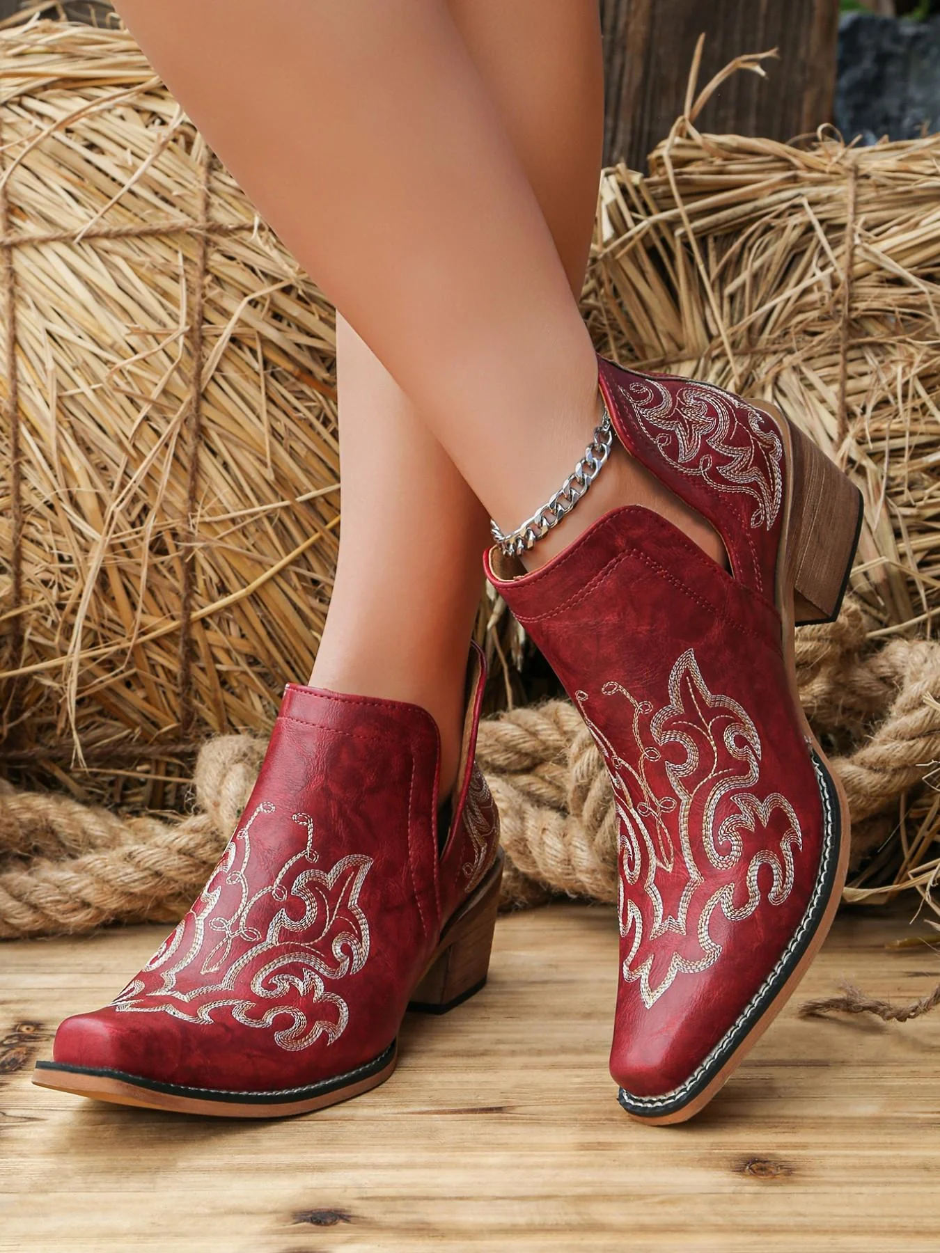 Women's Embroidered V-Cut Western Ankle Boots